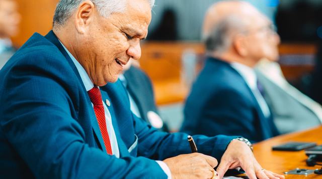 Reunião de trabalho para elaboração de projetos e políticas públicas